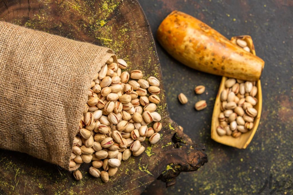 پسته اکبری شور زعفرانی