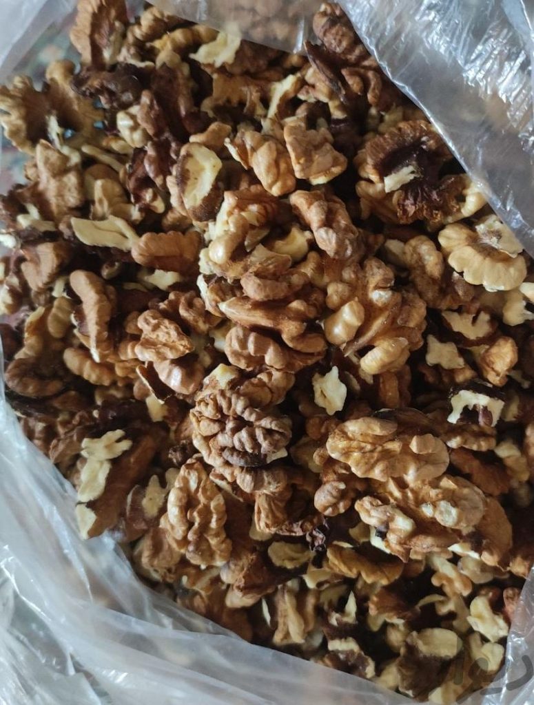 گردو مناسب خوراکی و فسنجان.کاملا ارگانیک کیلو ۱۴۰