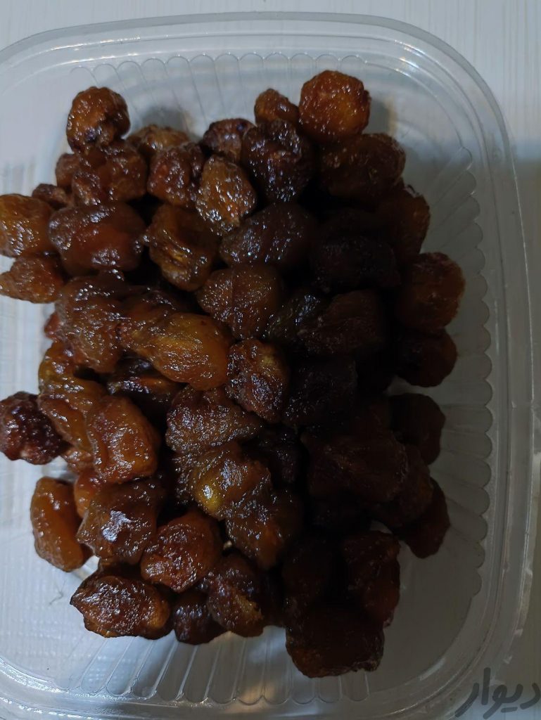 آلو طرقبه و لواشک آلو خانگی با آفتاب خشک شده