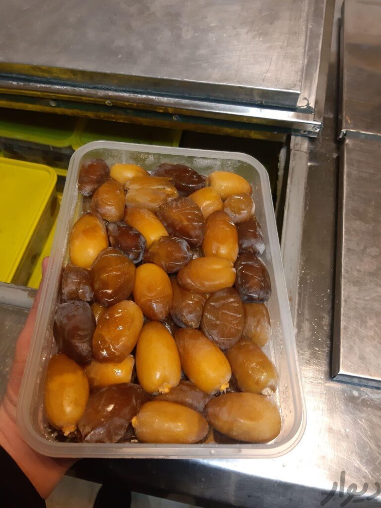 فروش انواع خرما بصورت کلی و جزئی
